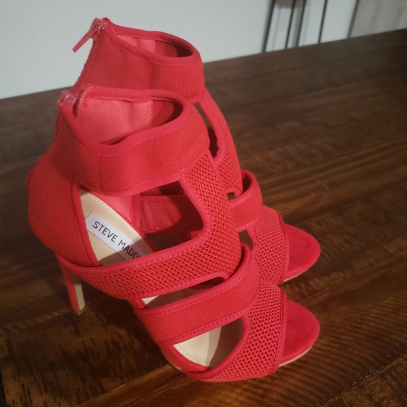 Steve Madden red heels size 8 and 6 - Picture 13 of 14